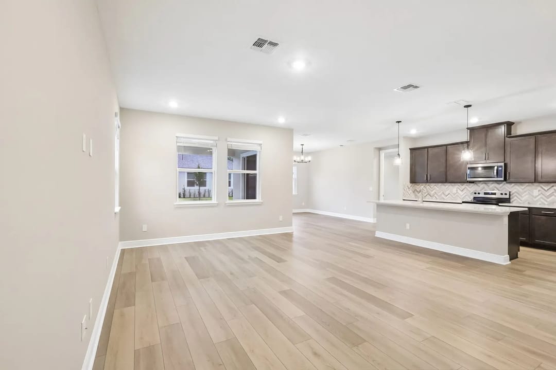 Emilia — 383 Birkdale Drive — foto 3