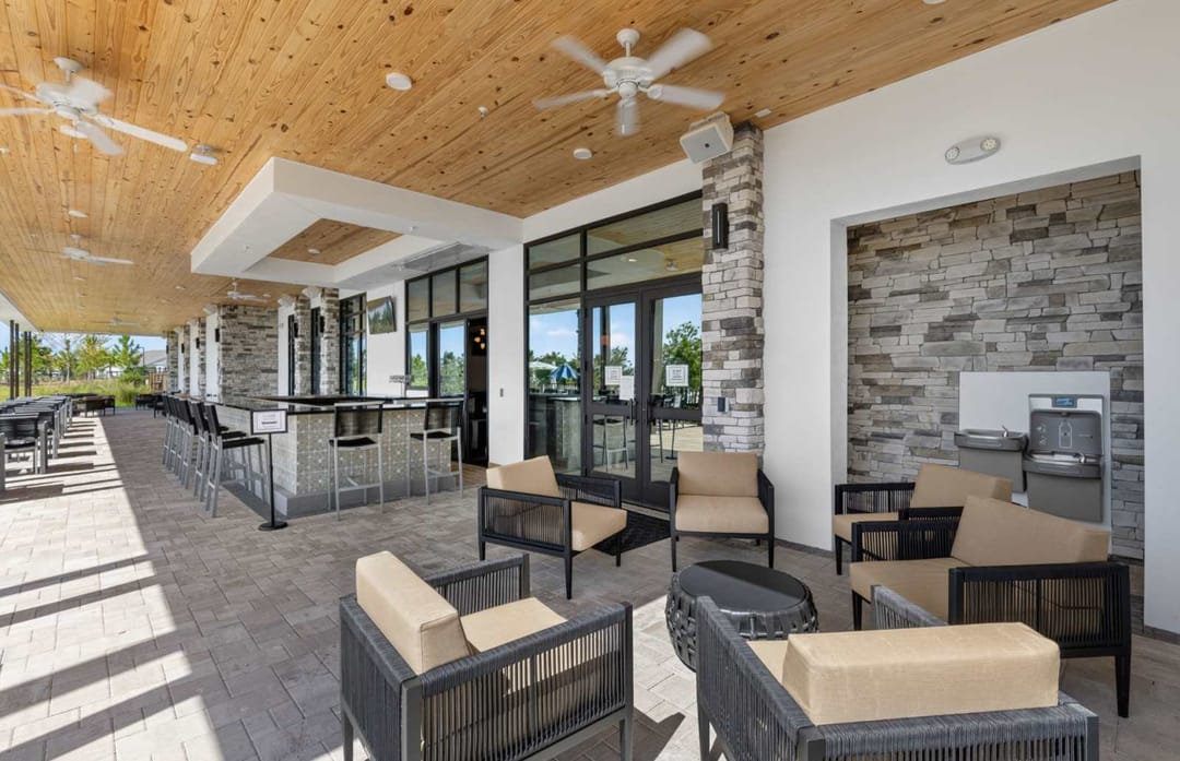 Del Webb Minneola — Enjoy our Indoor/Outdoor Bar