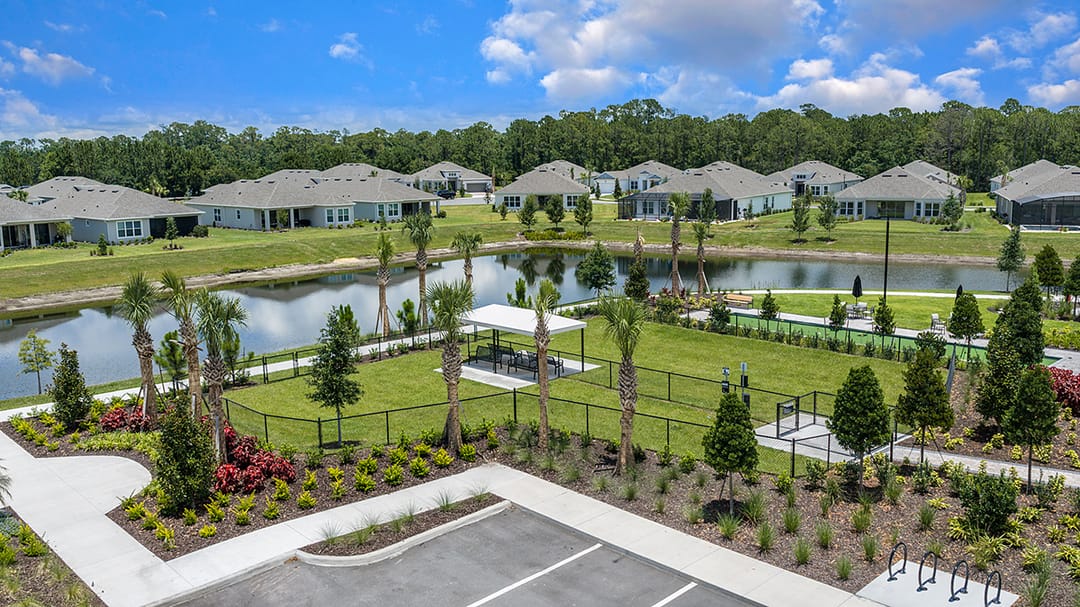 Esplanade at Center Lake Ranch — Park and walking paths