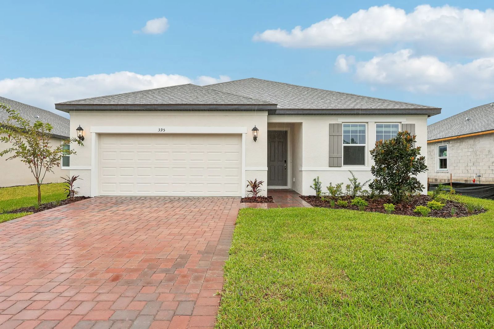Emilia — 395 Birkdale Drive — fachada