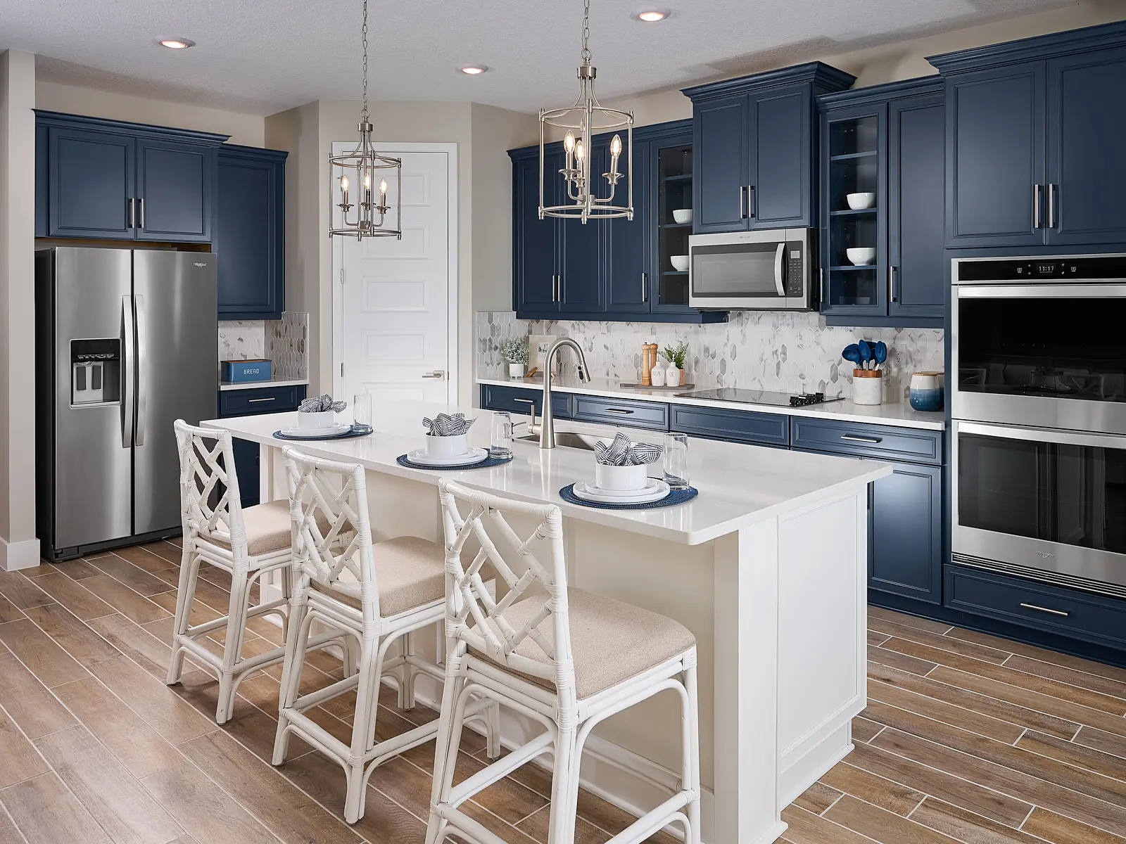 Emilia — 1312 OAKHAVEN AVE — fachada