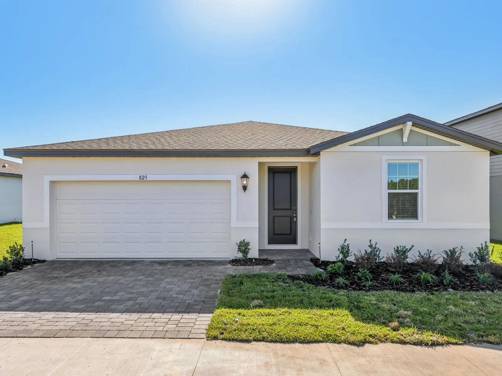 Foxglove — 823 Sunshower Dr. — fachada