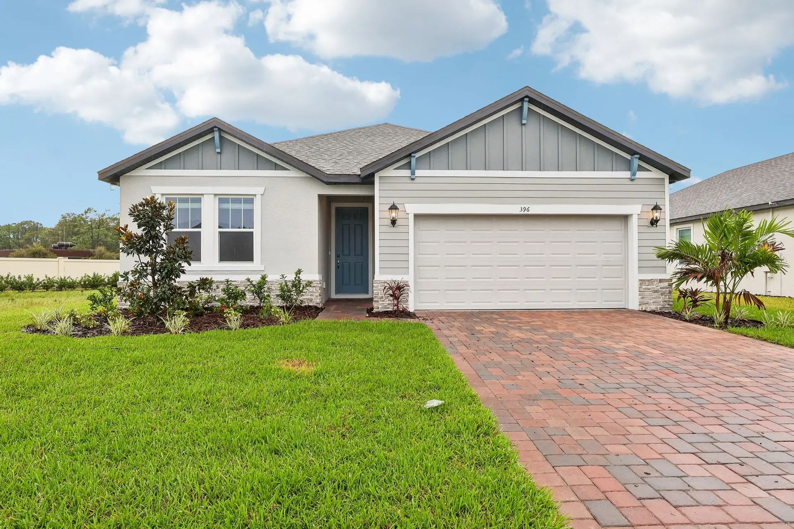 Emilia — 396 Birkdale Drive — fachada