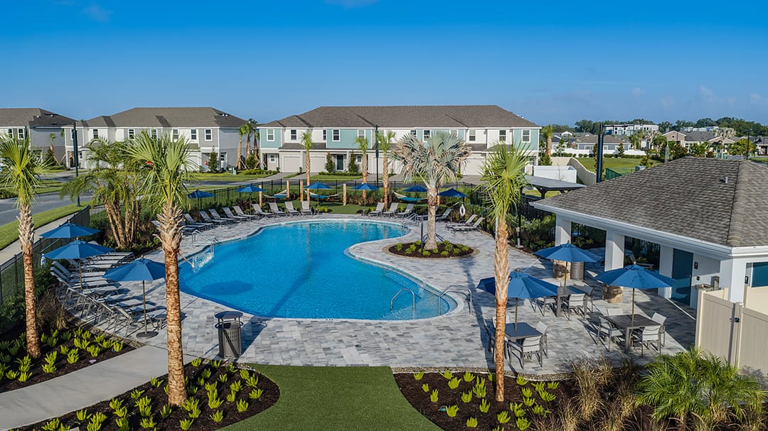 Southloch — Pool and cabana