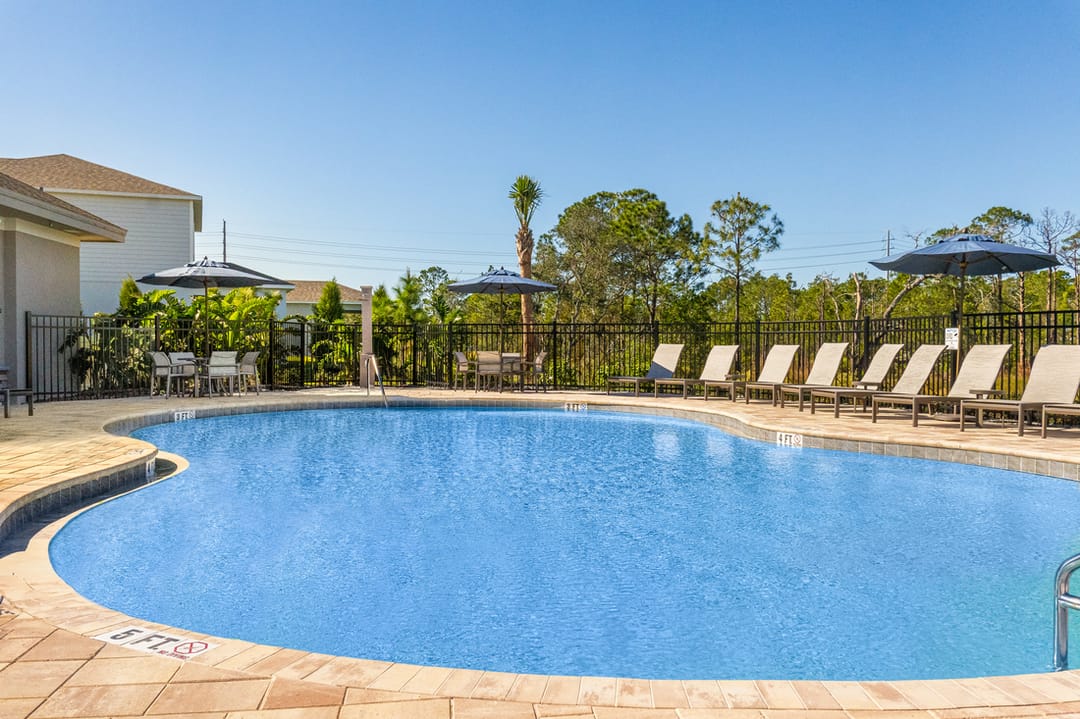 Marion Creek — Pool deck